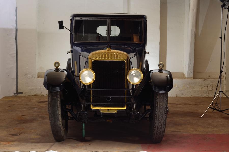  Daimler 25-85 Limousine 1926 года  (фото 6 из 14)
